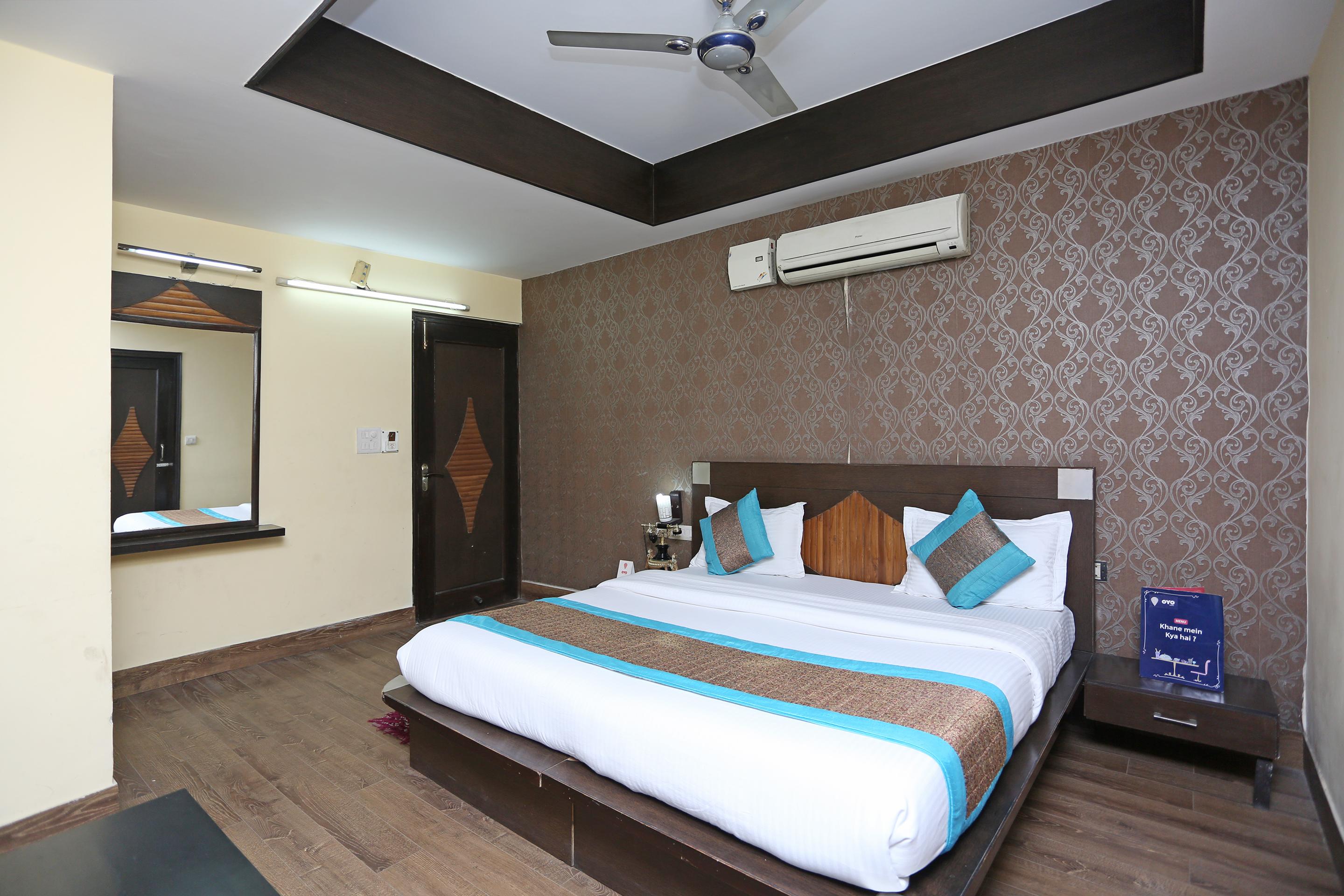 Oyo 337 Hotel Anand Дели Экстерьер фото