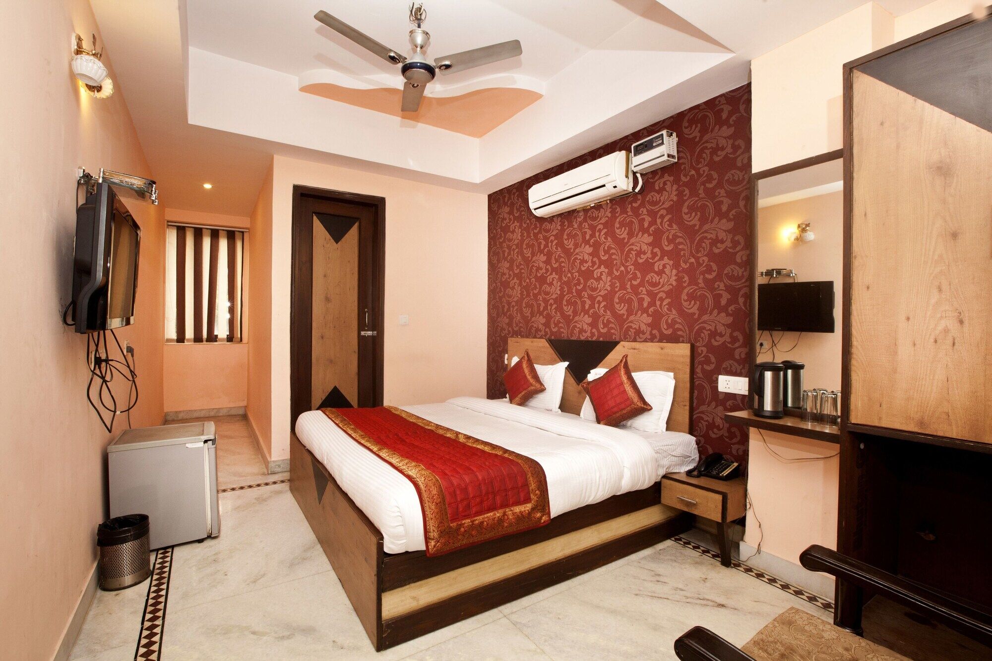 Oyo 337 Hotel Anand Дели Экстерьер фото