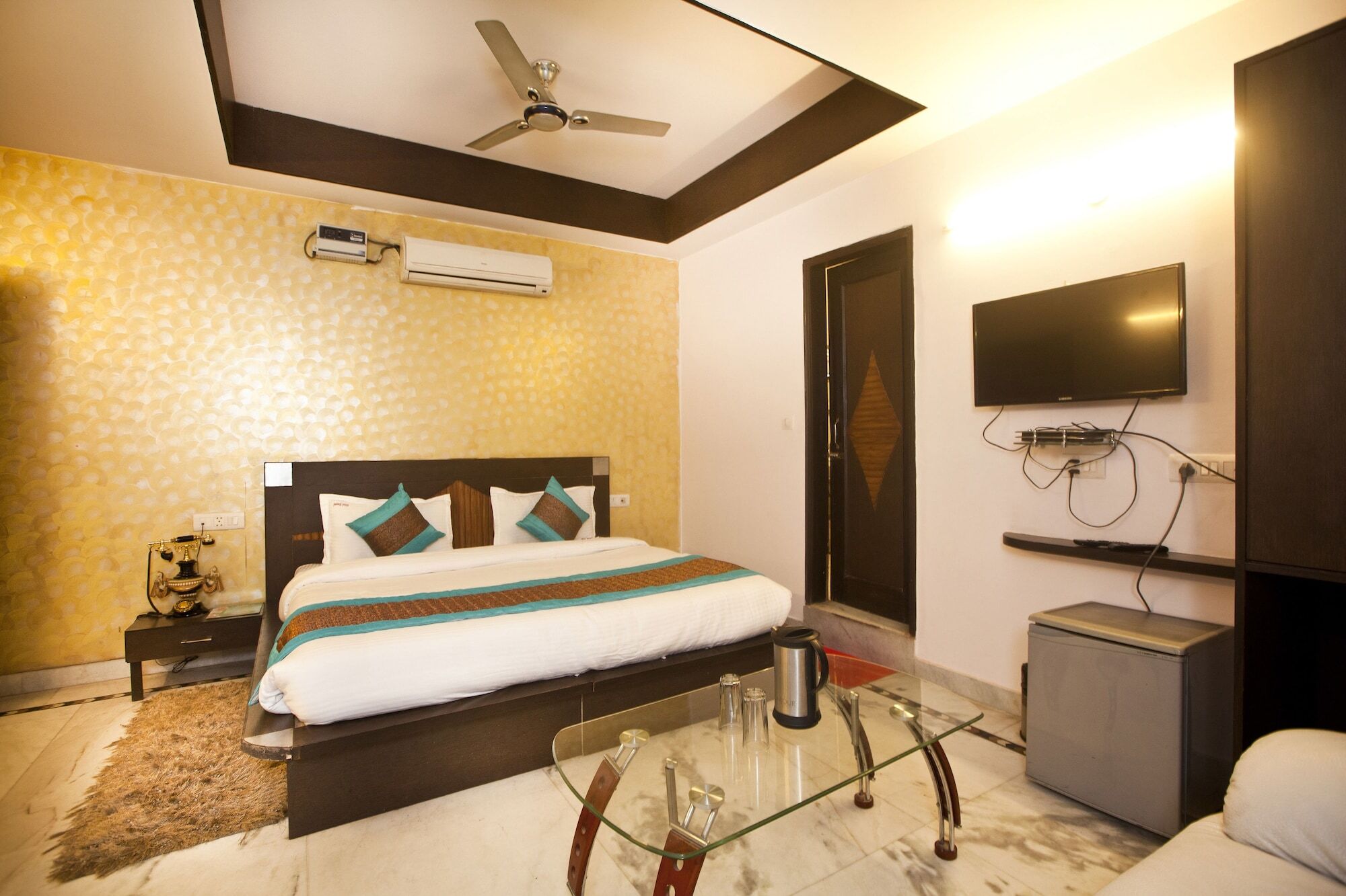 Oyo 337 Hotel Anand Дели Экстерьер фото