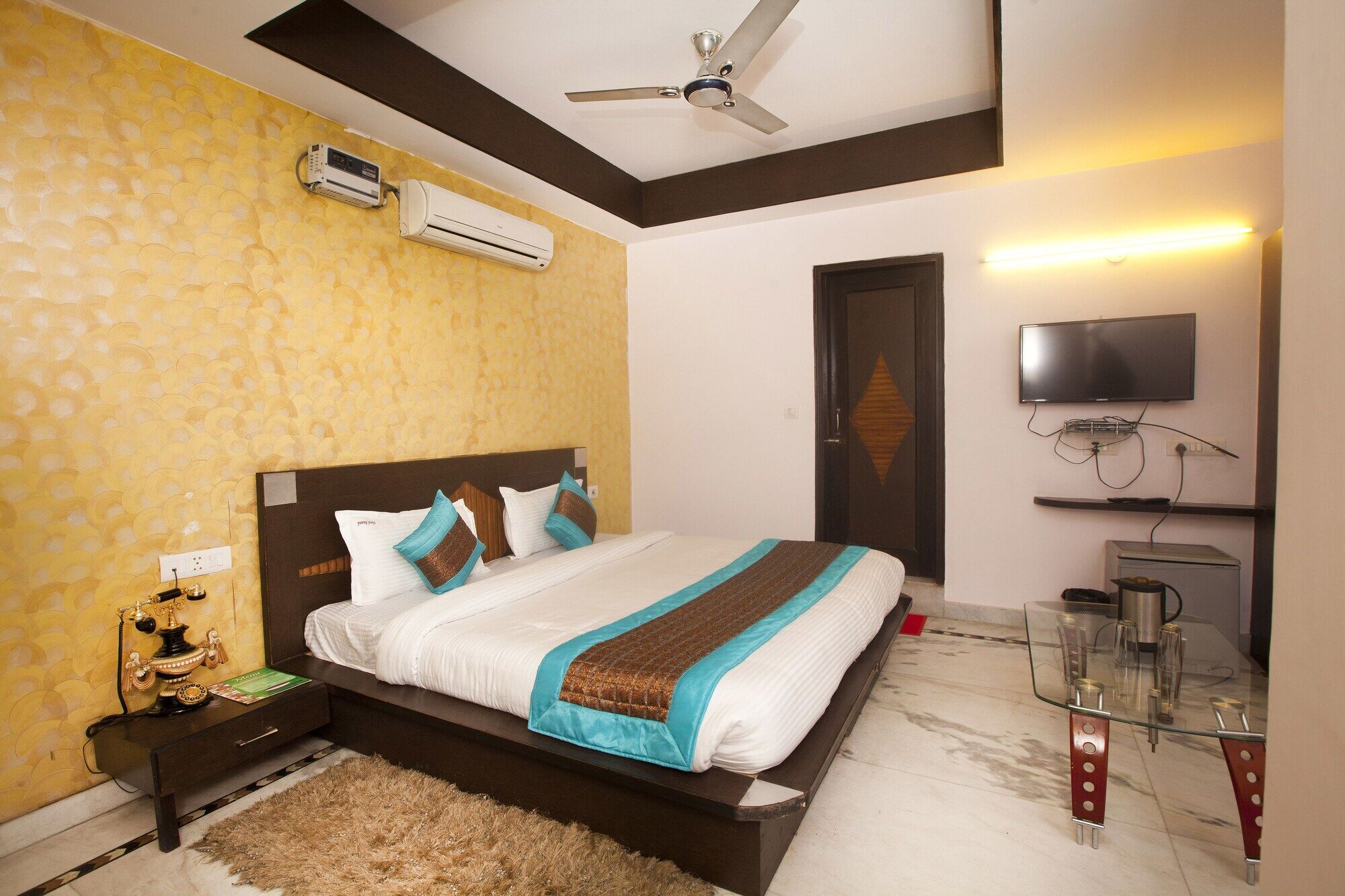 Oyo 337 Hotel Anand Дели Экстерьер фото