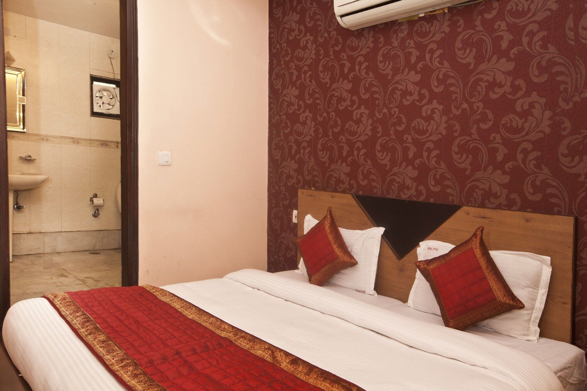 Oyo 337 Hotel Anand Дели Экстерьер фото